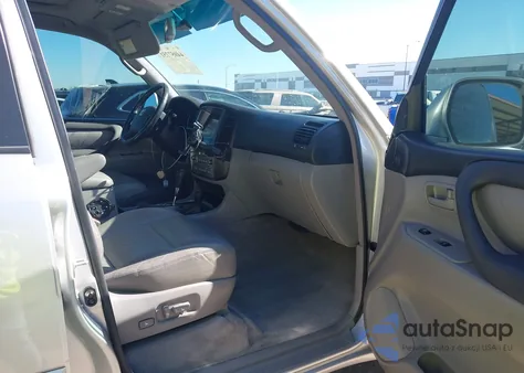 2006 Toyota Land Cruiser V8 z USA, uszkodzony, nr VIN JTEHT05J162097410